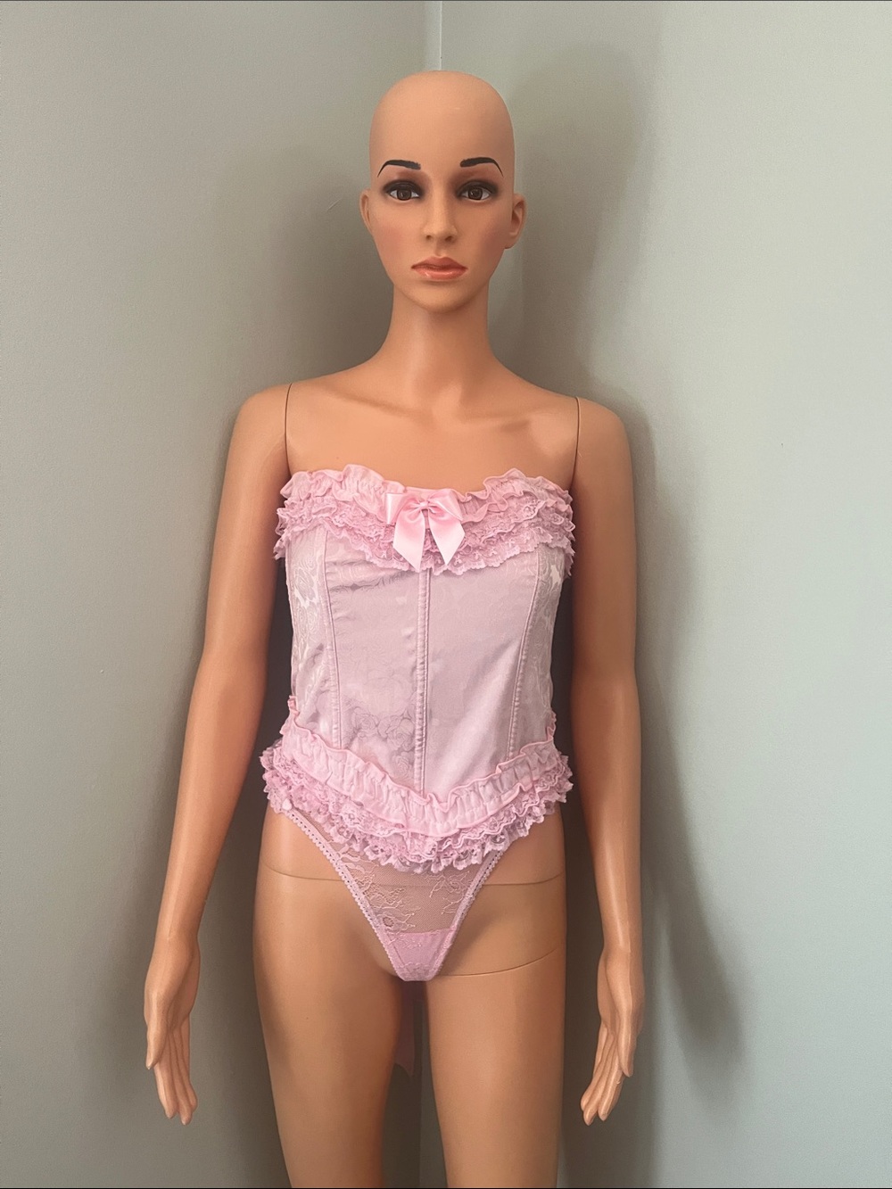 ‼️NEW‼️Dolls Kill X Sugar Thrillz Pink Lace Up Ruffle Bustier and Panty Medium